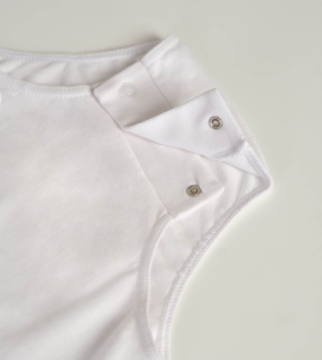 Body unisex med tryckknappar på axlar och i gren 2040